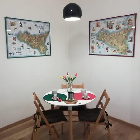 Apartment Casa Annuccia Ai Quattro Canti Di Citta